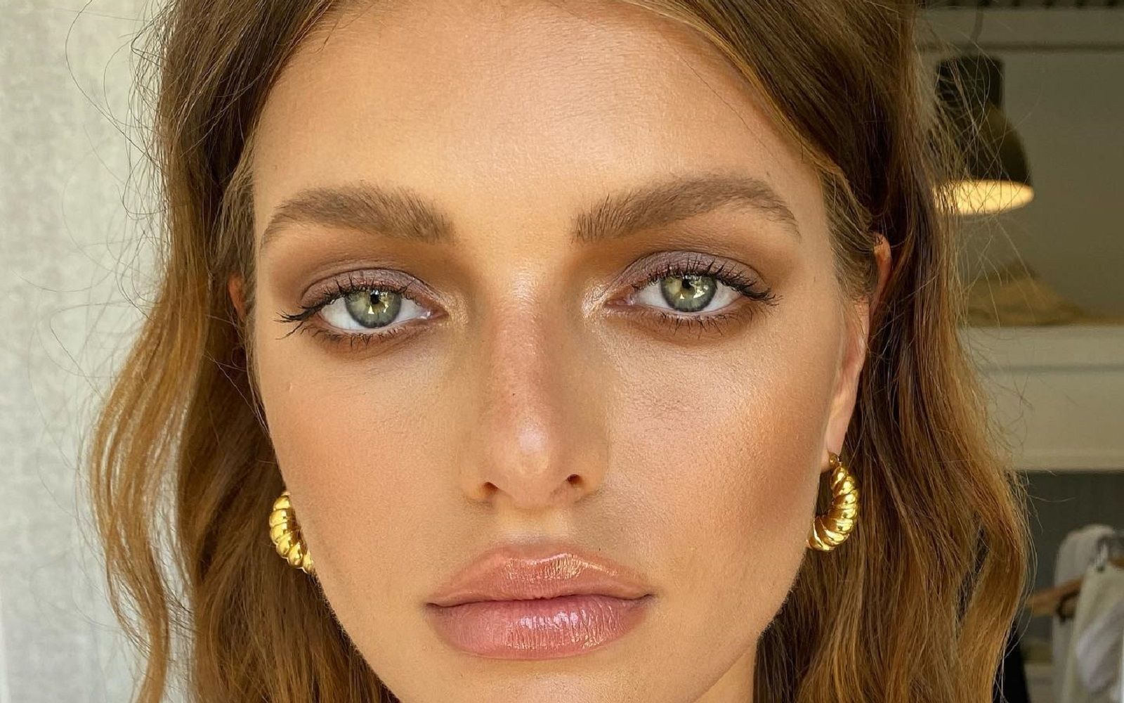 What is the Latte Makeup trend?