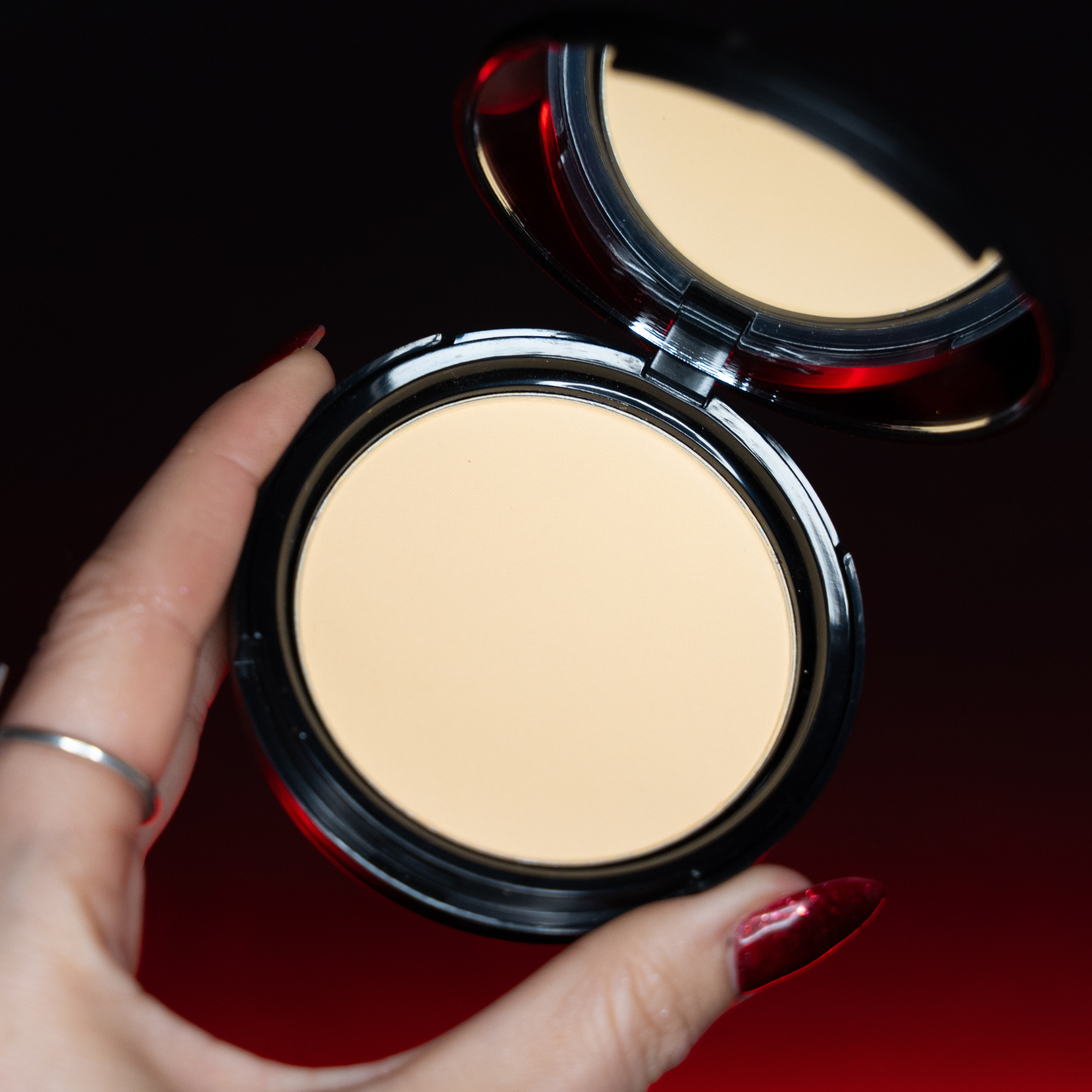 Smooth & Set Brightening Powder - Banana